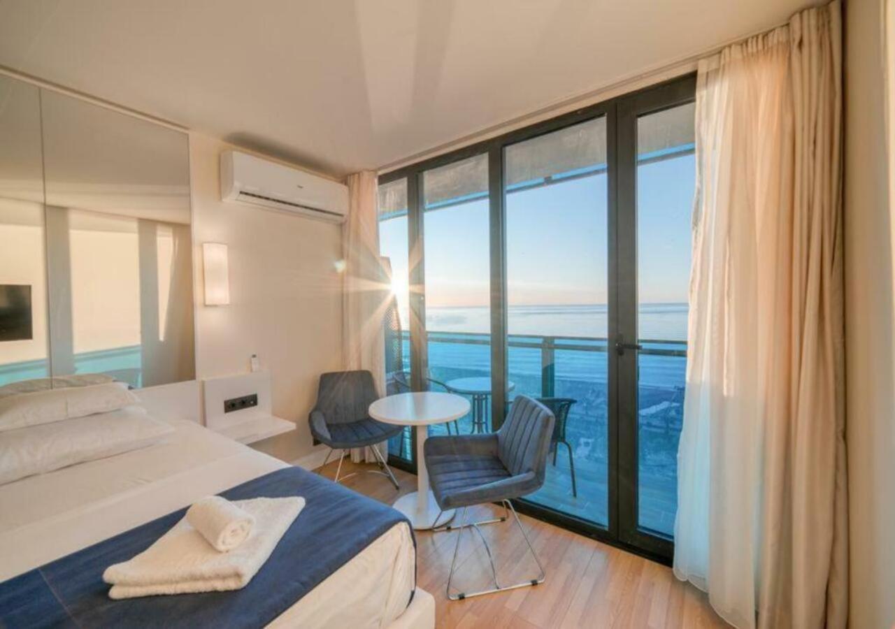 Orbi Sea View Apartment Батуми Екстериор снимка